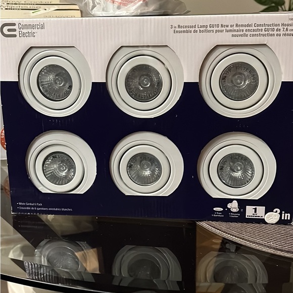 Pot lights - Picture 3 of 4